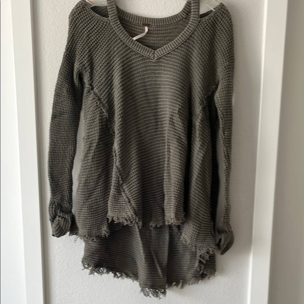 Cozy Knit Sweater with Distressed Hem